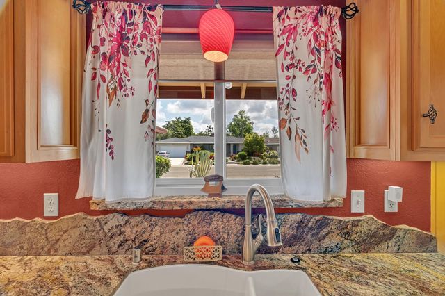 4831 Cameron Ranch Dr, Carmichael, CA 95608