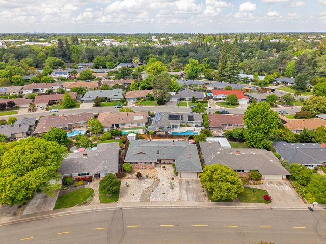 4831 Cameron Ranch Dr, Carmichael, CA 95608