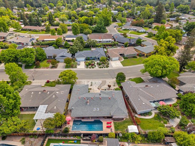 4831 Cameron Ranch Dr, Carmichael, CA 95608