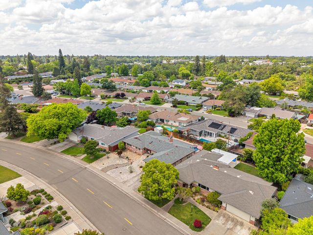 4831 Cameron Ranch Dr, Carmichael, CA 95608