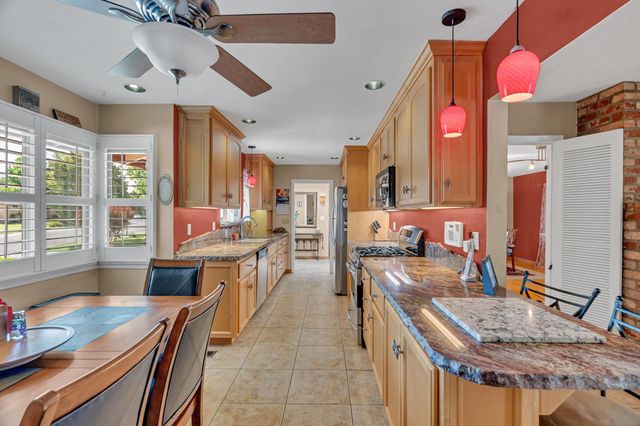 4831 Cameron Ranch Dr, Carmichael, CA 95608