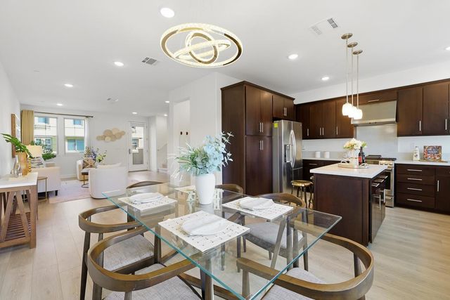 619 Cinnamon Circle, Mountain View, CA 94043