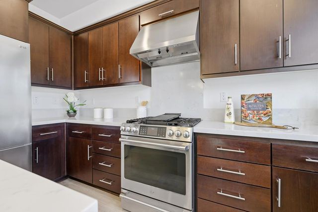 619 Cinnamon Circle, Mountain View, CA 94043