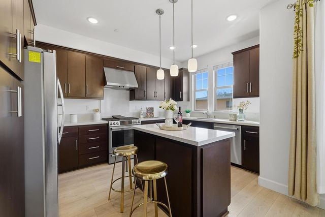 619 Cinnamon Circle, Mountain View, CA 94043