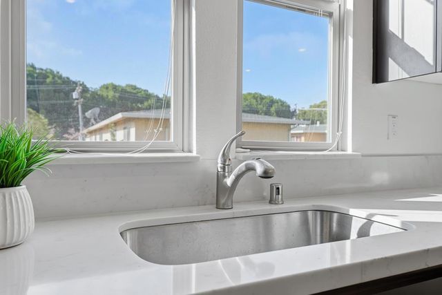 619 Cinnamon Circle, Mountain View, CA 94043