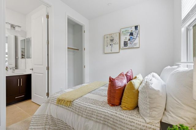 619 Cinnamon Circle, Mountain View, CA 94043