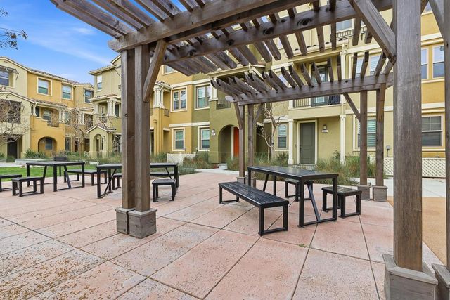 619 Cinnamon Circle, Mountain View, CA 94043