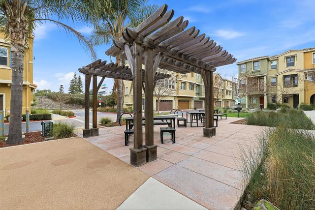 619 Cinnamon Circle, Mountain View, CA 94043