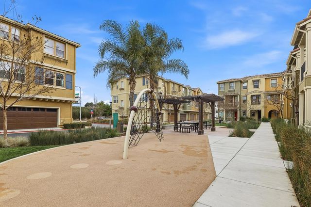 619 Cinnamon Circle, Mountain View, CA 94043