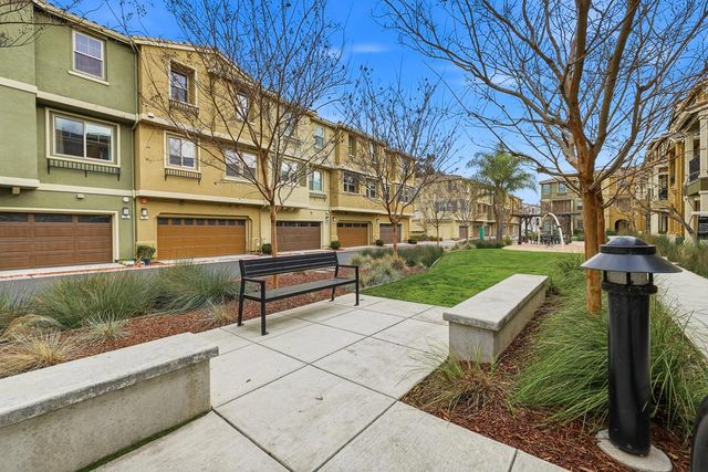 619 Cinnamon Circle, Mountain View, CA 94043