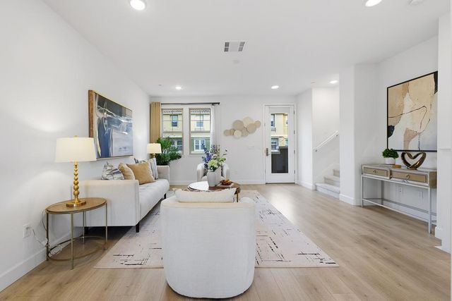 619 Cinnamon Circle, Mountain View, CA 94043