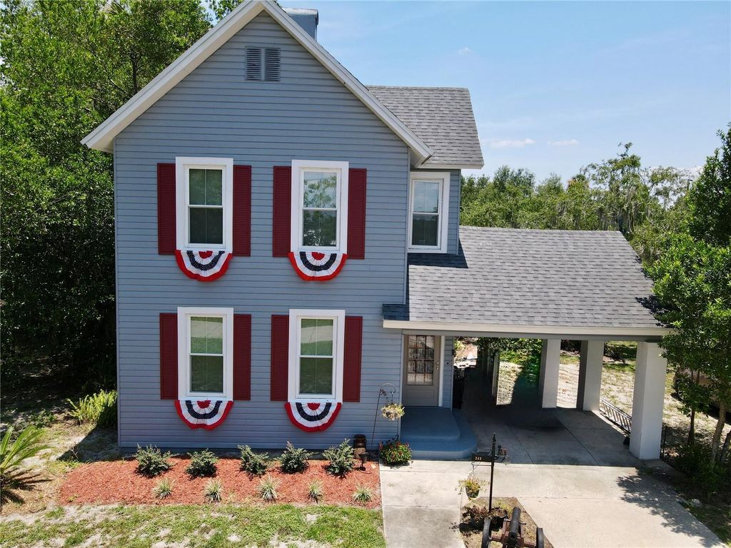 Image 2 of property listing at 243 S CENTRAL AVENUE, Umatilla, FL 32784