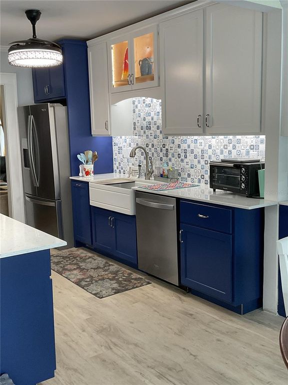 Image 18 of property listing at 243 S CENTRAL AVENUE, Umatilla, FL 32784