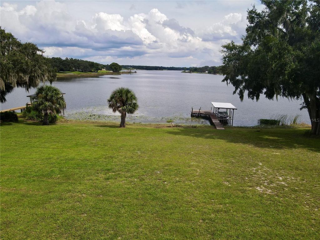 Image 4 of property listing at 243 S CENTRAL AVENUE, Umatilla, FL 32784