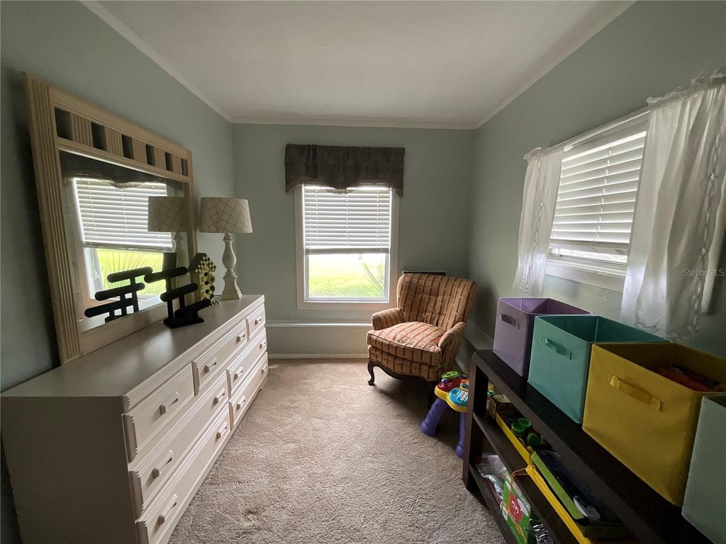 Image 36 of property listing at 243 S CENTRAL AVENUE, Umatilla, FL 32784