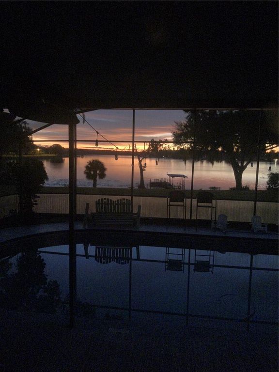 Image 38 of property listing at 243 S CENTRAL AVENUE, Umatilla, FL 32784