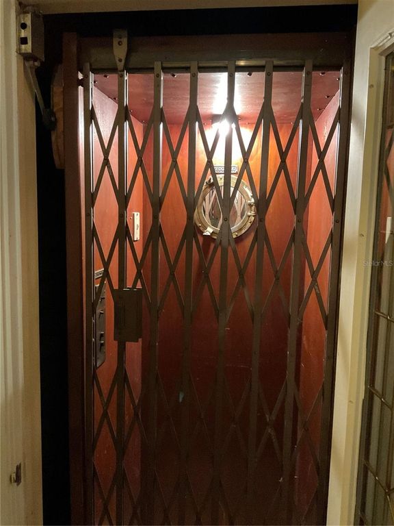 Image 46 of property listing at 243 S CENTRAL AVENUE, Umatilla, FL 32784