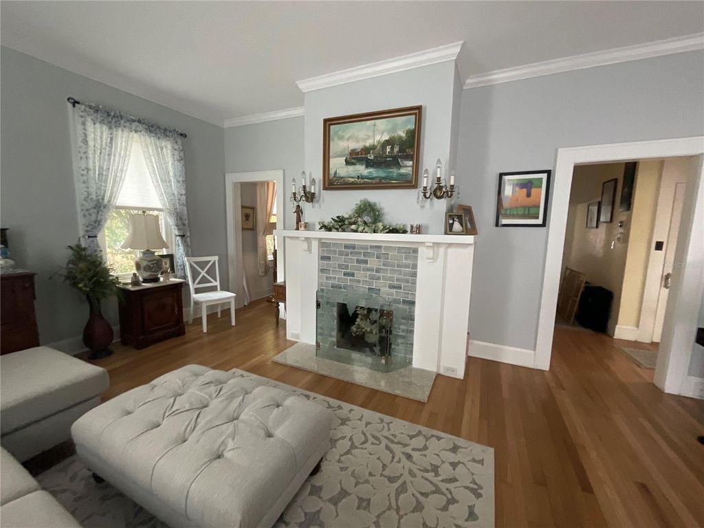 Image 10 of property listing at 243 S CENTRAL AVENUE, Umatilla, FL 32784