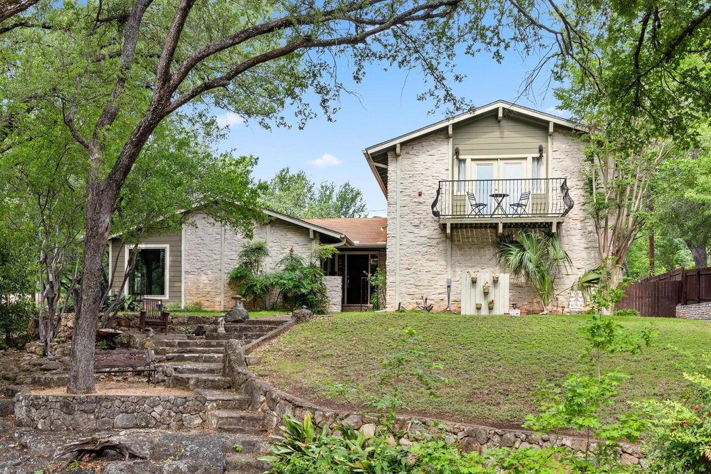 7504 Creekbluff DR, Austin, TX 78750