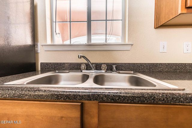 3150 N Yarbrough Drive B1, El Paso, TX 79925