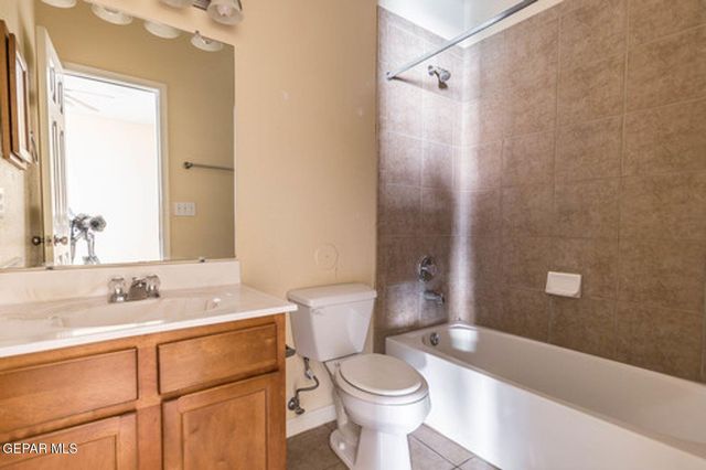 3150 N Yarbrough Drive B1, El Paso, TX 79925