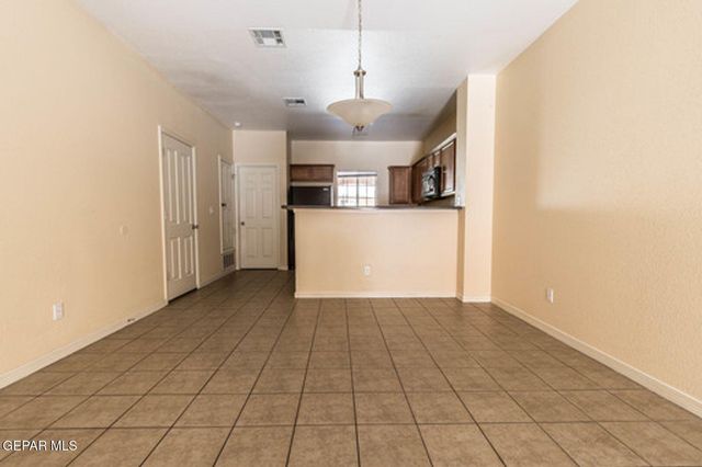 3150 N Yarbrough Drive B1, El Paso, TX 79925