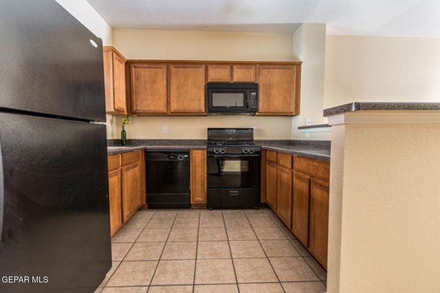 3150 N Yarbrough Drive B1, El Paso, TX 79925