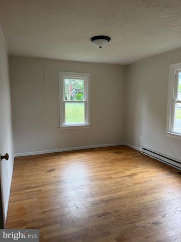 264 JENNY WREN DR, Martinsburg, WV 25404