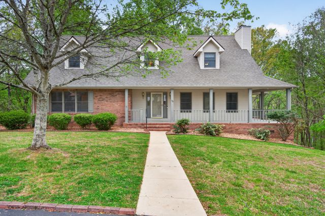 1782 Heathrow Dr, Cookeville, TN 38506
