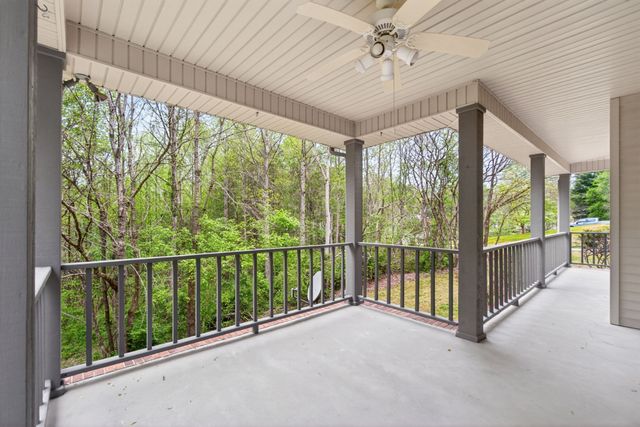 1782 Heathrow Dr, Cookeville, TN 38506