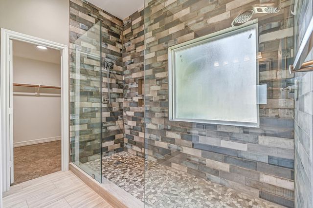 513 Meadow Bend Drive, Friendswood, TX 77546