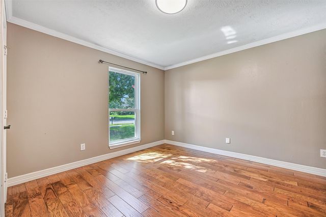 513 Meadow Bend Drive, Friendswood, TX 77546