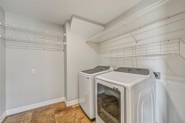 513 Meadow Bend Drive, Friendswood, TX 77546