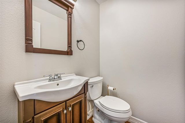 513 Meadow Bend Drive, Friendswood, TX 77546