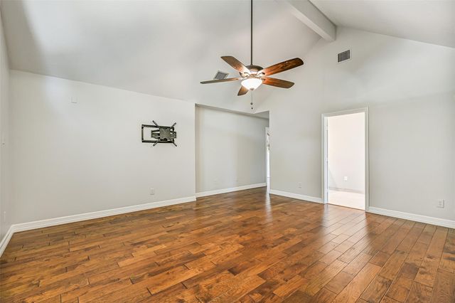513 Meadow Bend Drive, Friendswood, TX 77546