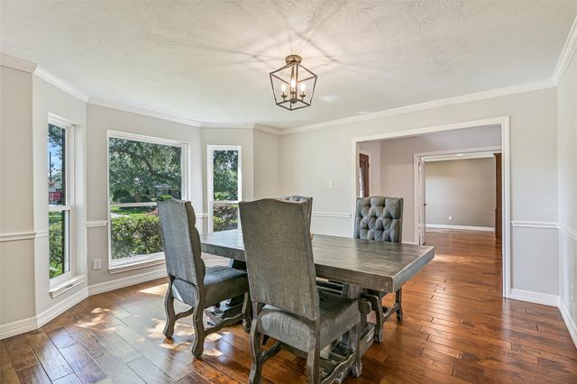 513 Meadow Bend Drive, Friendswood, TX 77546