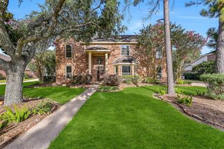513 Meadow Bend Drive, Friendswood, TX 77546