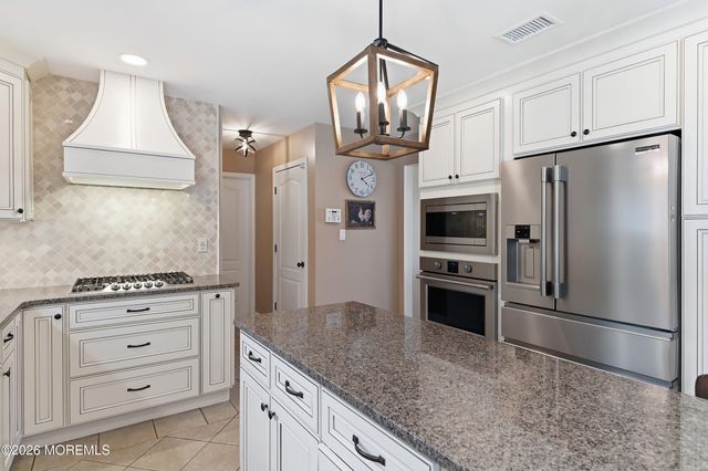 23 Paulette Lane, Howell, NJ 07731