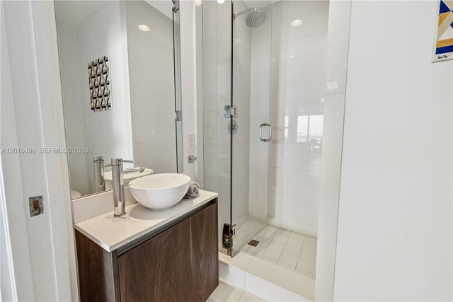480 NE 31st St 1802, Miami, FL 33137