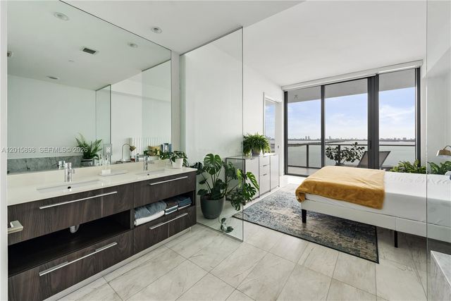 480 NE 31st St 1802, Miami, FL 33137