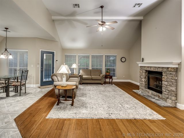 12527 S Ash Avenue, Jenks, OK 74037