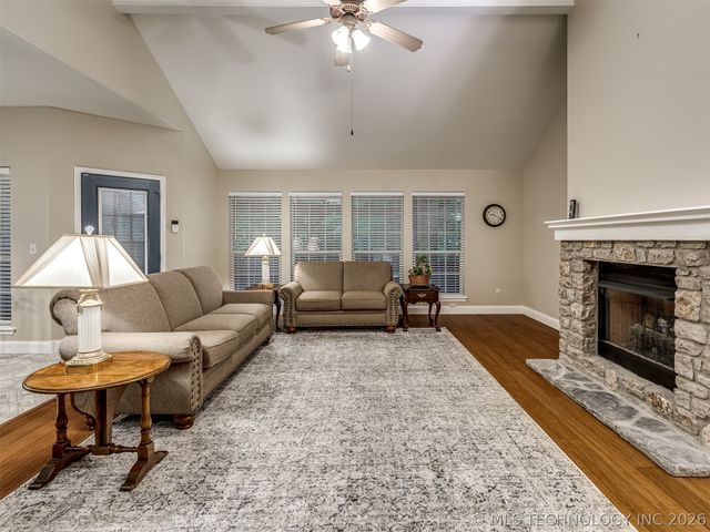 12527 S Ash Avenue, Jenks, OK 74037