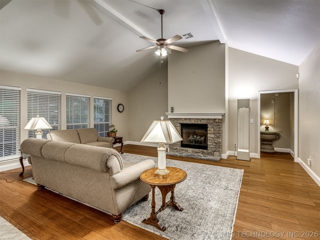 12527 S Ash Avenue, Jenks, OK 74037