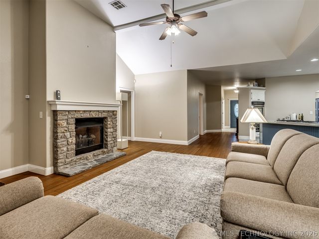 12527 S Ash Avenue, Jenks, OK 74037