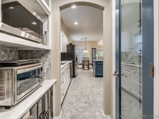 12527 S Ash Avenue, Jenks, OK 74037