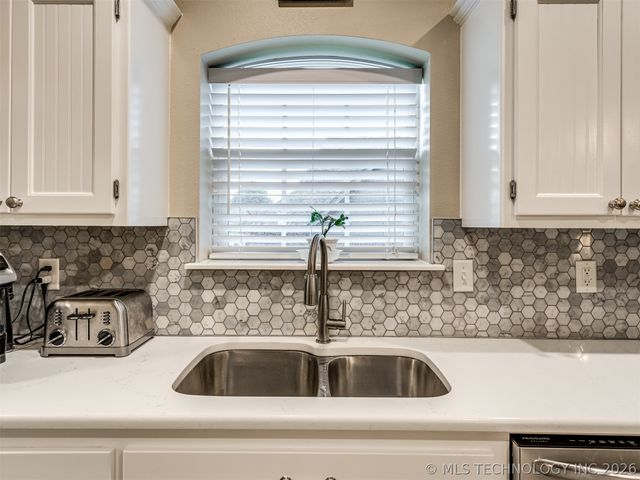 12527 S Ash Avenue, Jenks, OK 74037