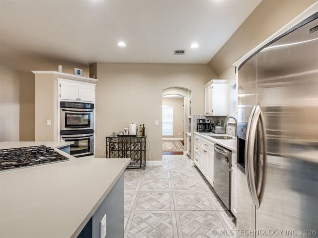 12527 S Ash Avenue, Jenks, OK 74037