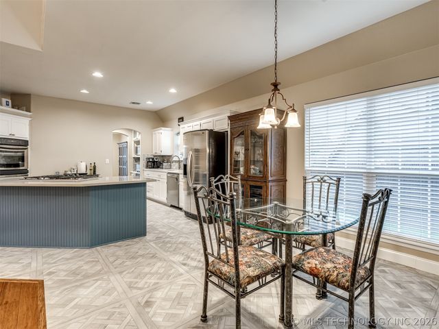 12527 S Ash Avenue, Jenks, OK 74037