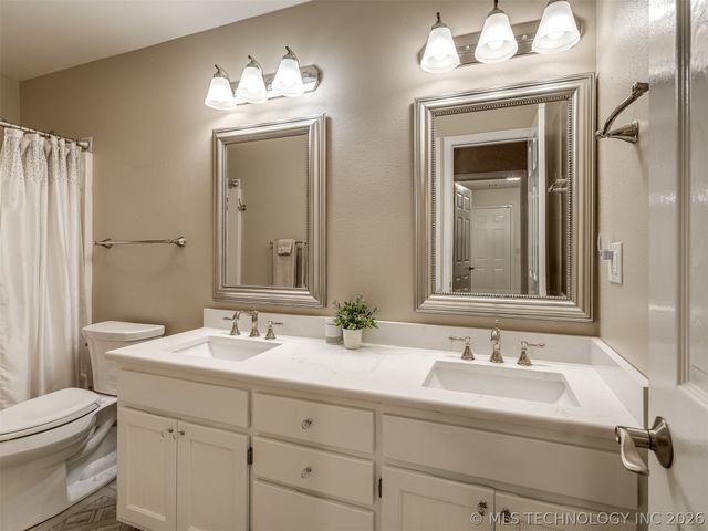 12527 S Ash Avenue, Jenks, OK 74037