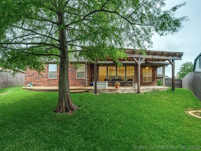 12527 S Ash Avenue, Jenks, OK 74037